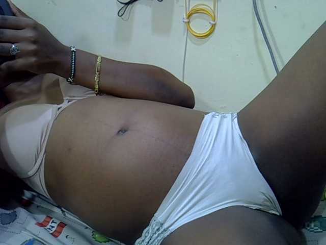 Slimpetite live cam on BongaCams