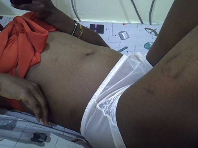 Slimpetite live cam on BongaCams