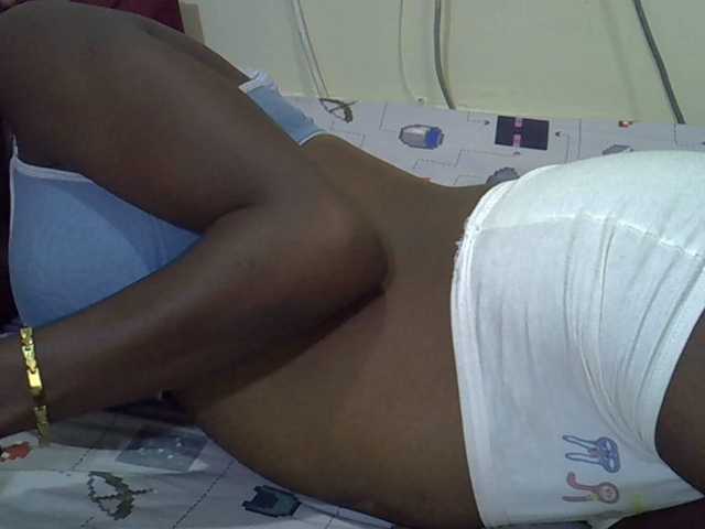 Slimpetite live cam on BongaCams