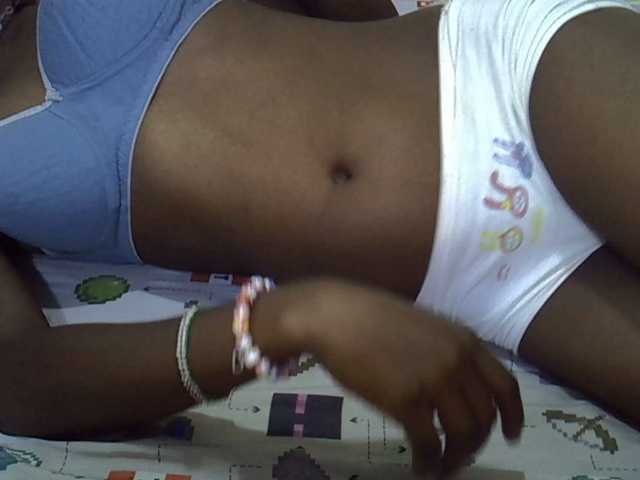 Slimpetite live cam on BongaCams