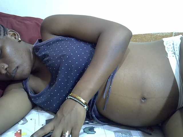 Slimpetite live cam on BongaCams