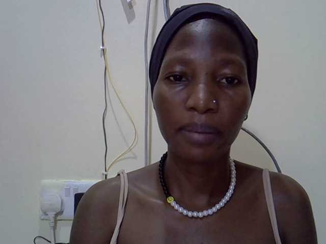 Slimpetite live cam on BongaCams