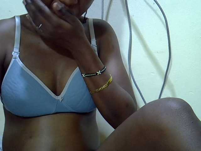Slimpetite live cam on BongaCams
