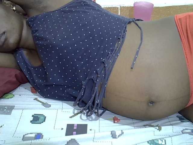 Slimpetite live cam on BongaCams