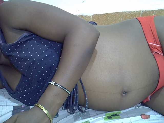 Slimpetite live cam on BongaCams