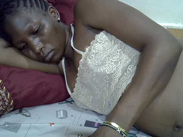 Slimpetite live cam on BongaCams