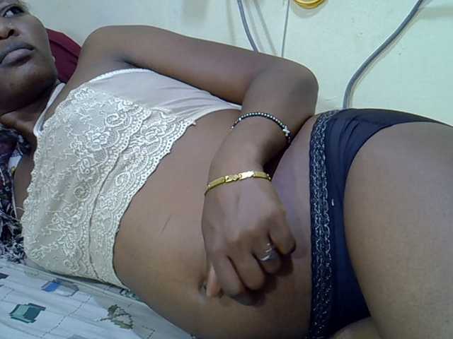 Slimpetite live cam on BongaCams