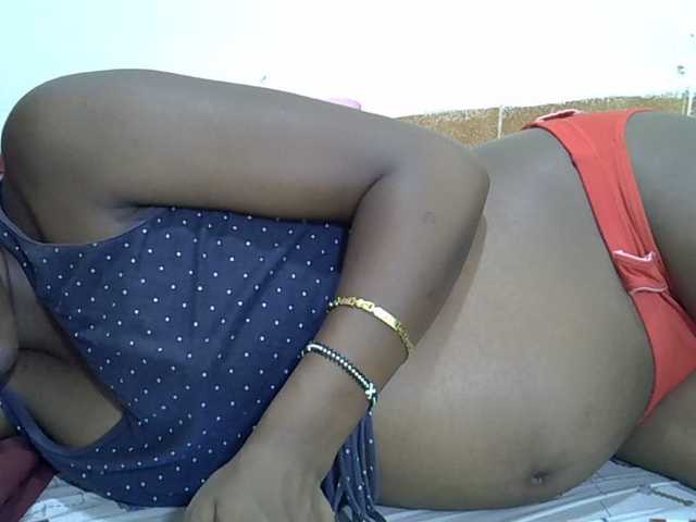 Slimpetite live cam on BongaCams