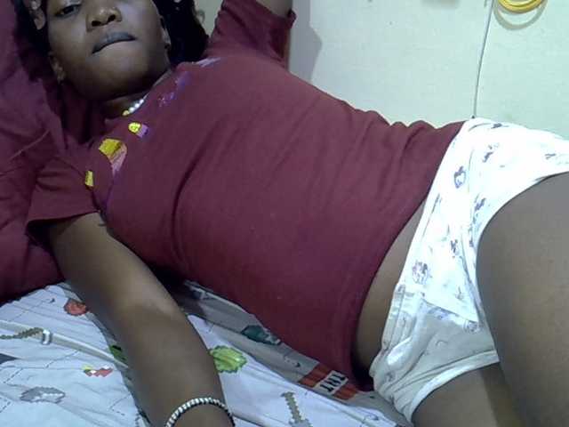 Slimpetite live cam on UnifiedCams