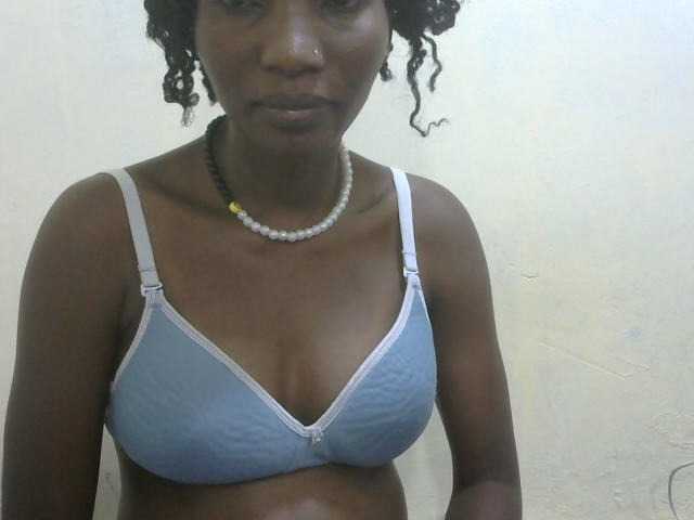 Slimpetite live cam on UnifiedCams