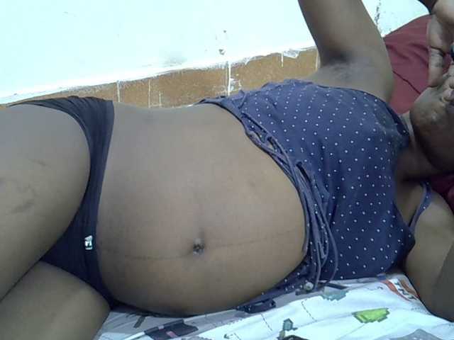 Slimpetite live cam on BongaCams
