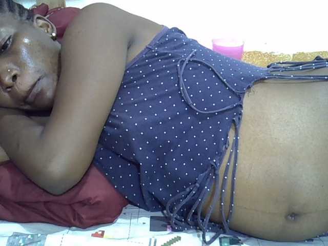 Slimpetite live cam on BongaCams