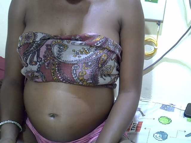 Slimpetite live cam on BongaCams
