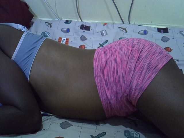 Slimpetite live cam on BongaCams