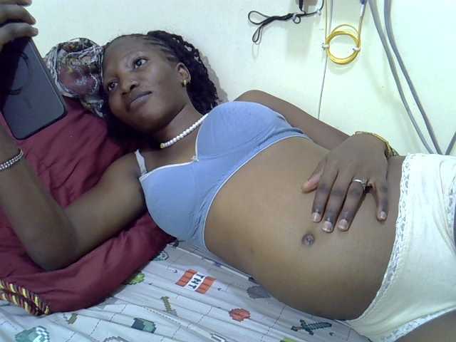 Slimpetite live cam on BongaCams