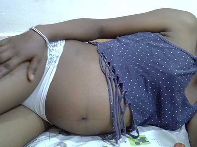Slimpetite live cam on BongaCams