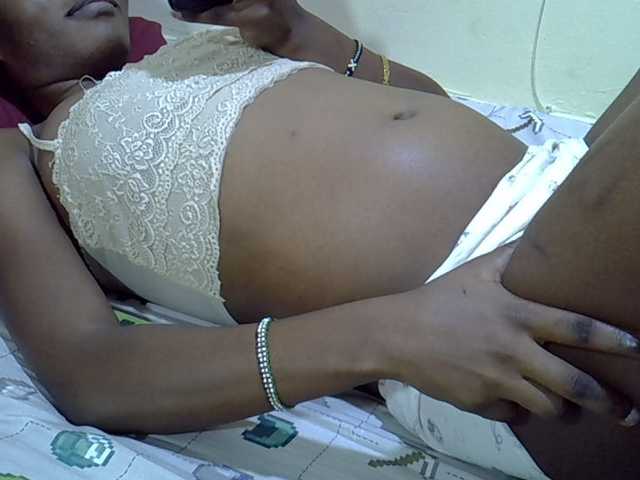 Slimpetite live cam on BongaCams