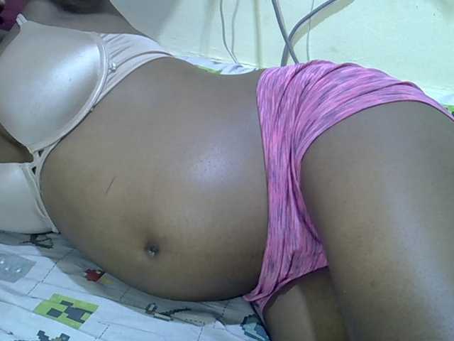 Slimpetite live cam on BongaCams
