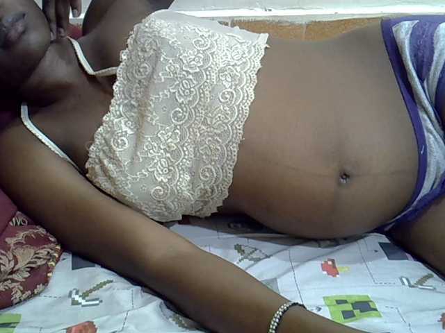 Slimpetite live cam on BongaCams