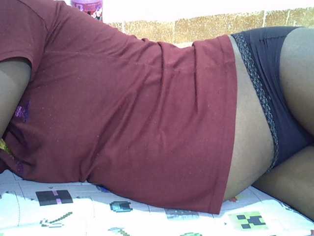 Slimpetite live cam on BongaCams