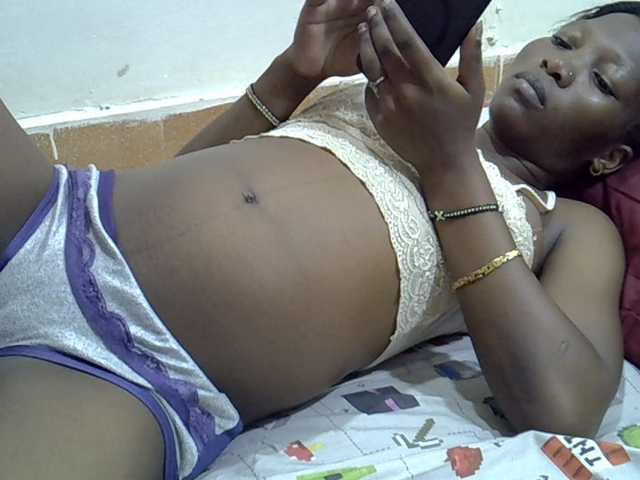 Slimpetite live cam on BongaCams