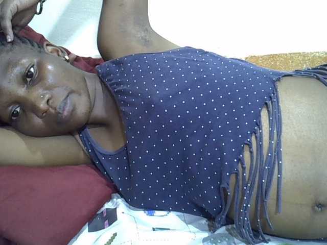 Slimpetite live cam on BongaCams