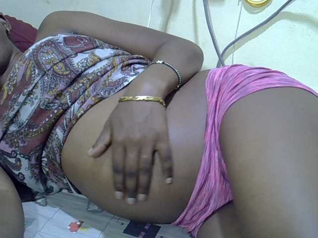 Slimpetite live cam on BongaCams