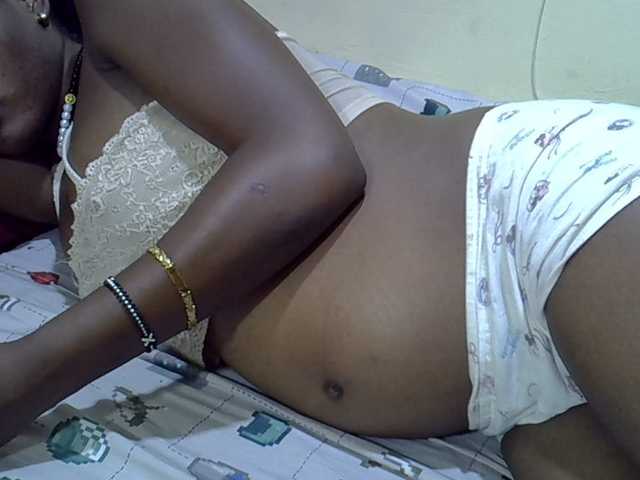 Slimpetite live cam on BongaCams