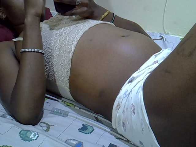 Slimpetite live cam on BongaCams