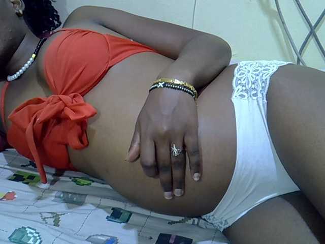 Slimpetite live cam on BongaCams