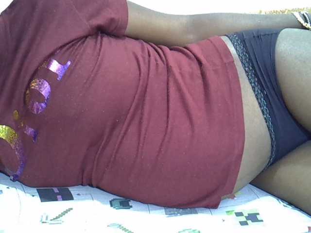 Slimpetite live cam on BongaCams