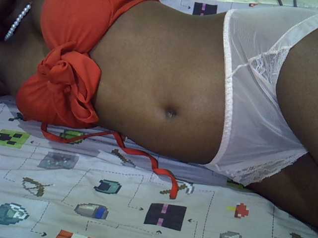 Slimpetite live cam on BongaCams