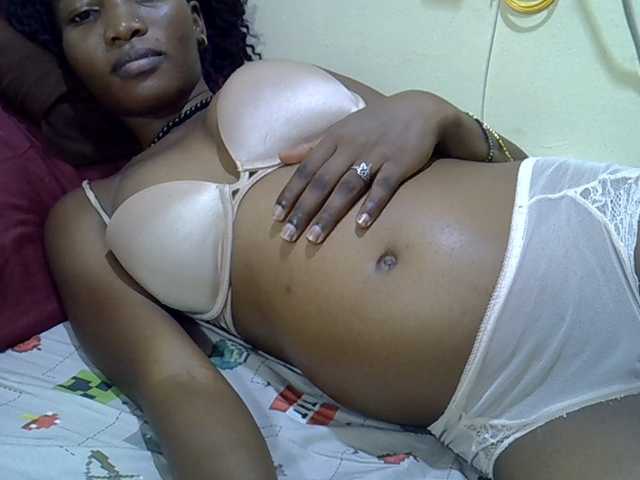 Slimpetite live cam on UnifiedCams
