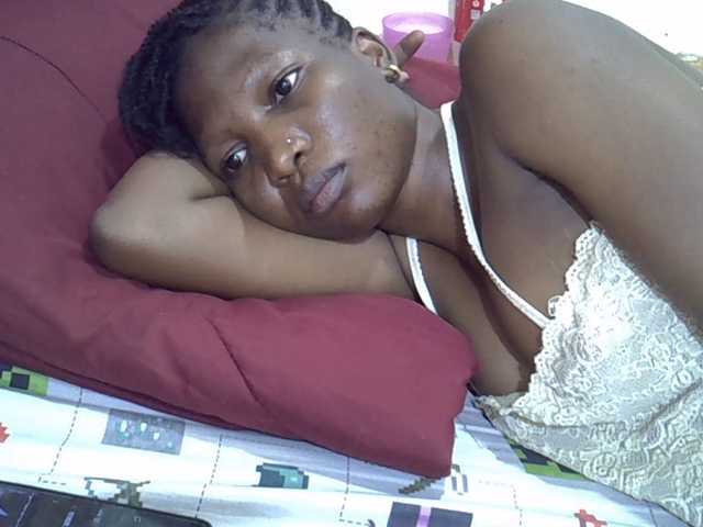 Slimpetite live cam on BongaCams