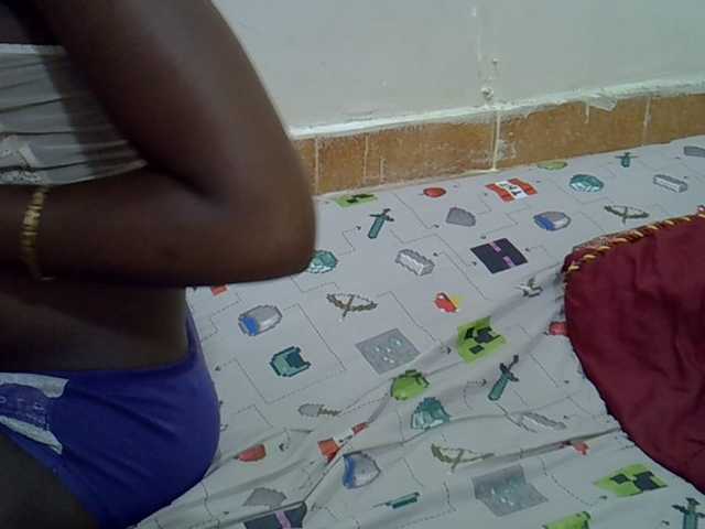 Slimpetite live cam on BongaCams