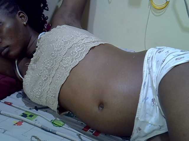 Slimpetite live cam on BongaCams