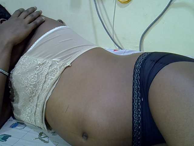 Slimpetite live cam on BongaCams
