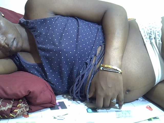 Slimpetite live cam on BongaCams