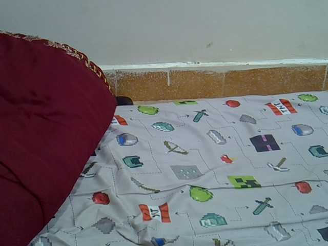 Slimpetite live cam on BongaCams