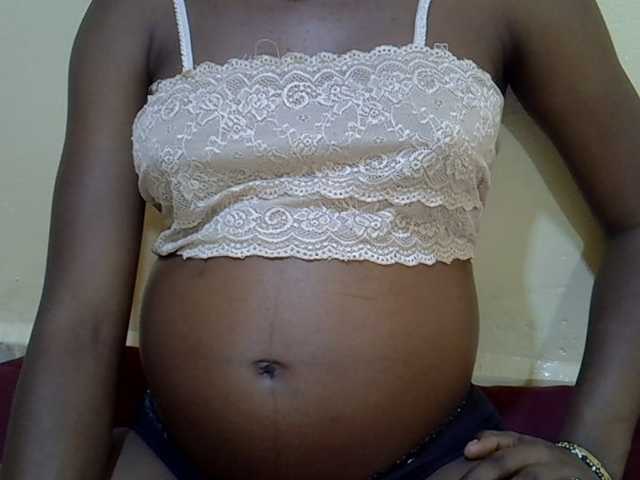 Slimpetite live cam on BongaCams