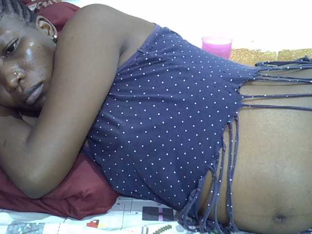 Slimpetite live cam on BongaCams