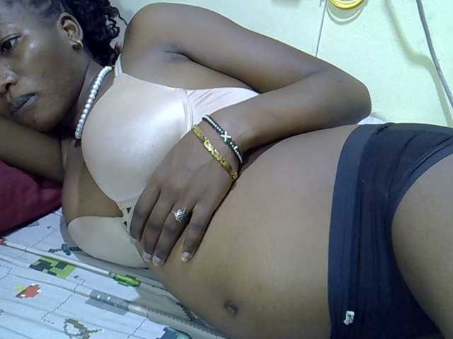 Slimpetite live cam on BongaCams