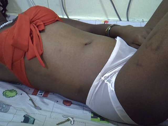 Slimpetite live cam on BongaCams