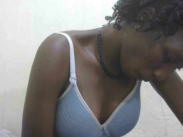 Slimpetite live cam on BongaCams