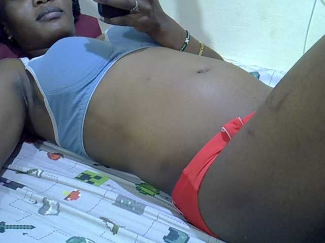 Slimpetite live cam on BongaCams