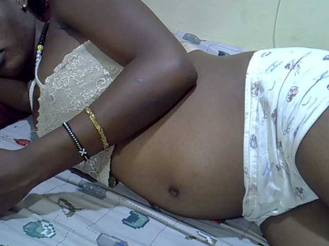 Slimpetite live cam on BongaCams