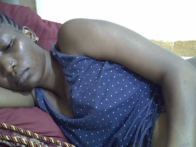 Slimpetite live cam on BongaCams