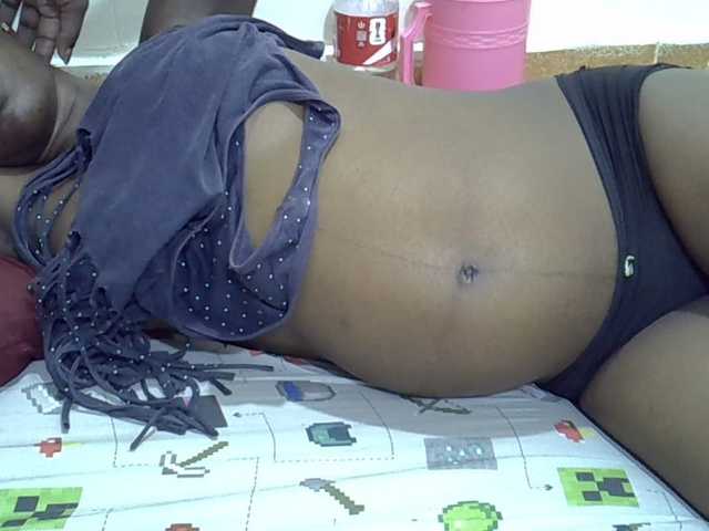 Slimpetite live cam on BongaCams