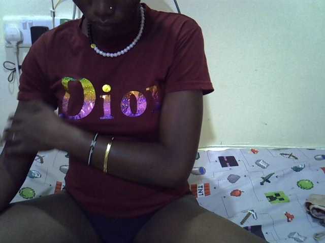Slimpetite live cam on BongaCams