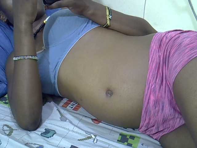 Slimpetite live cam on UnifiedCams